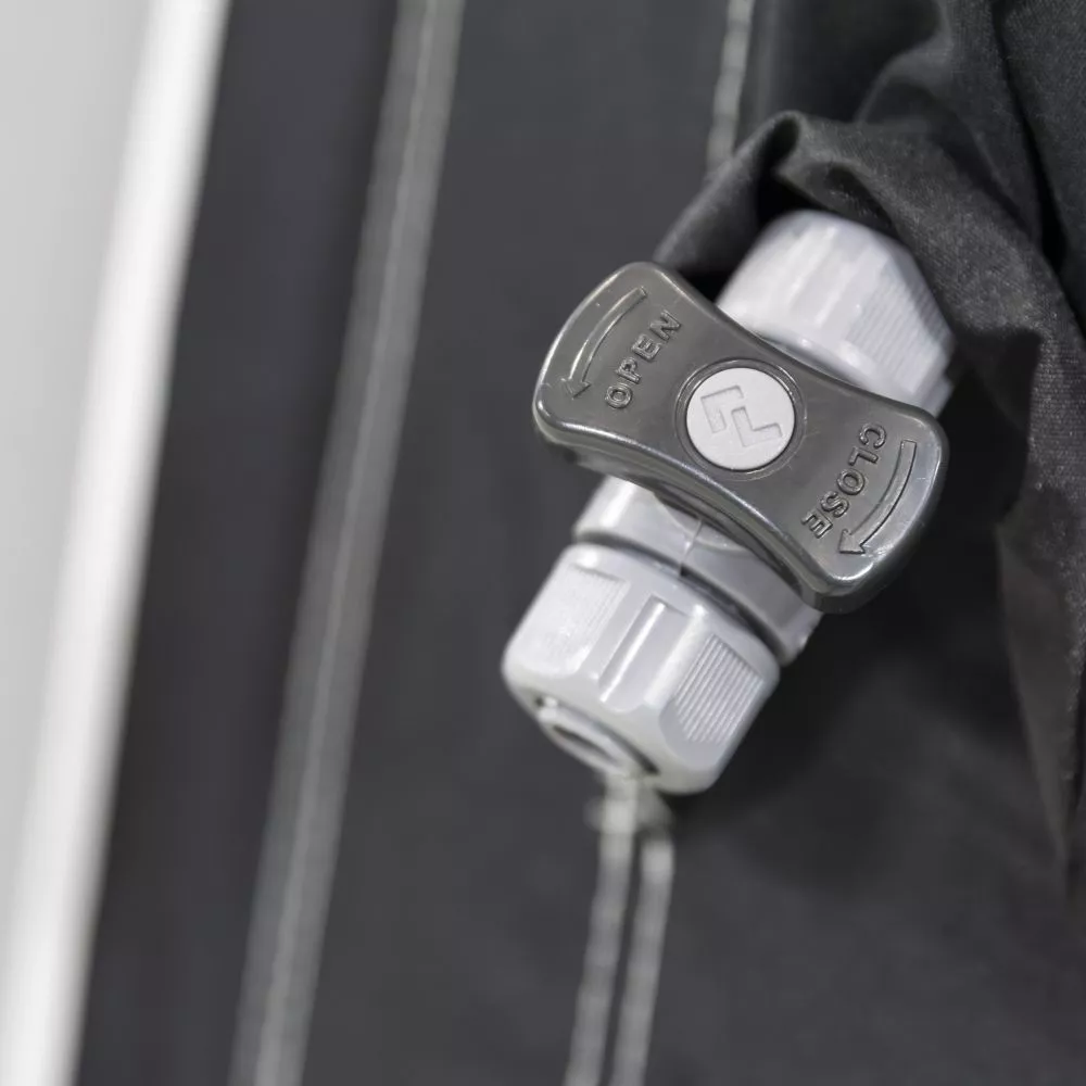 Aufblasbares Vorzelt Dometic Rally Air Pro 260 S 4 Aufblasbares Vorzelt Dometic Rally Air Pro 260 S – Bild 4